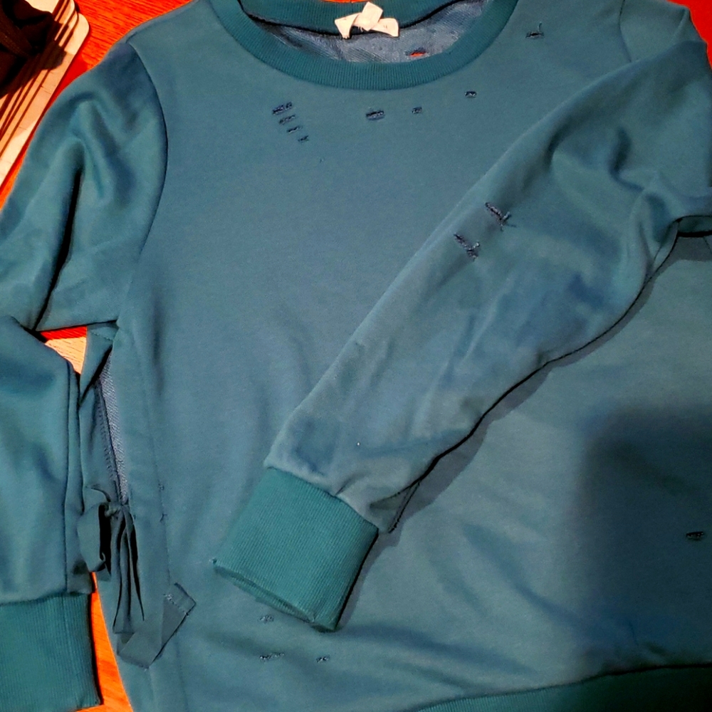 Sweatshirt